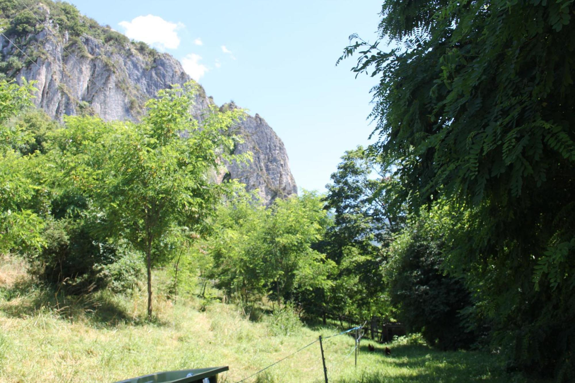 Comfortable Village Apartment In Barbieres With Access To Large Garden With Beautiful Views Bagian luar foto
